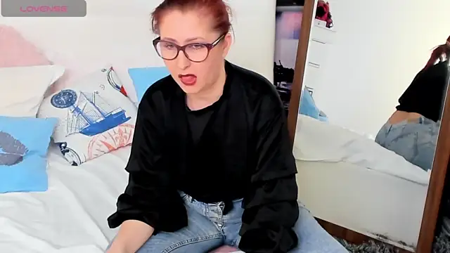 Stripchat sex cam IvyHotFoxy